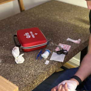 Qris First Aid - Ditt Första Hjälpen Kit för Krisberedskap och Husapotek